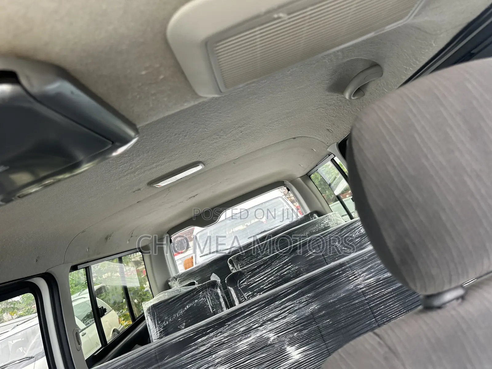 Toyota HiAce 2015 White