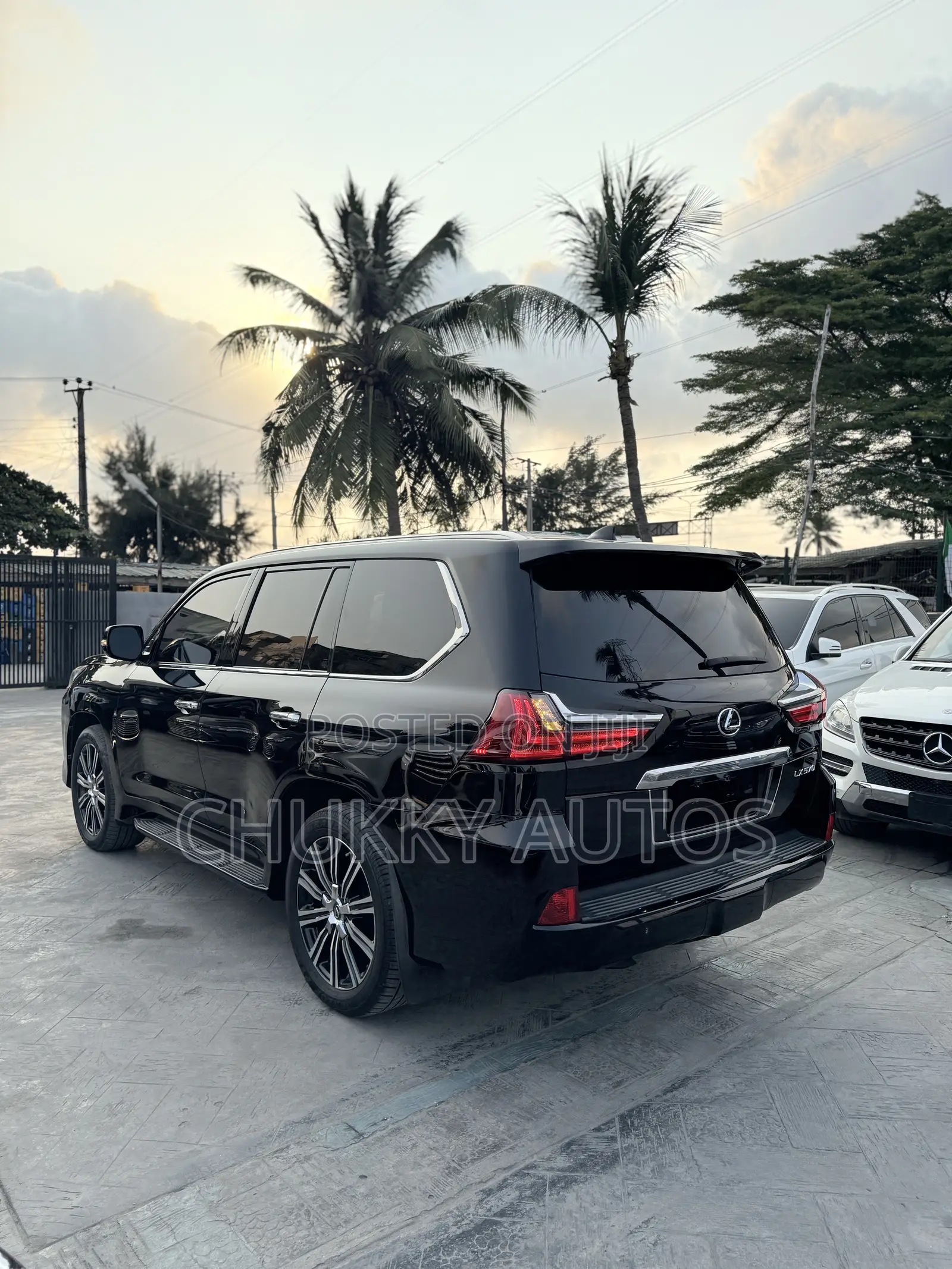 Lexus LX 570 AWD 2018 Black