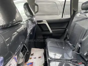 Toyota Land Cruiser Prado 2.8 2023 White