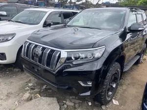 Toyota Land Cruiser Prado 2.4 Petrol 2025 Black