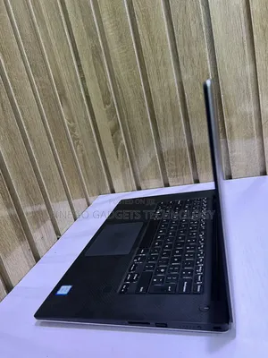 Laptop Dell Precision 5520 16GB Intel Core I7 SSD 256GB