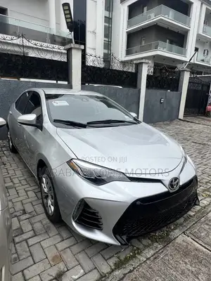 Toyota Corolla LE Eco (1.8L 4cyl 2A) 2018 Silver