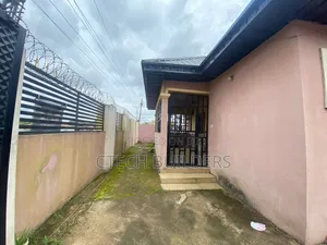 7bdrm Block of Flats in Benin City for sale