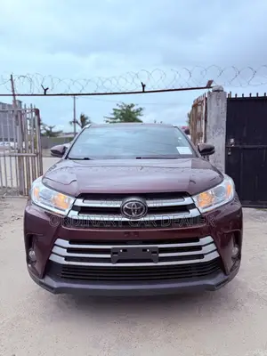 Toyota Highlander XLE 2019 Burgundy