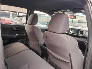 Toyota Tacoma 2018 Black