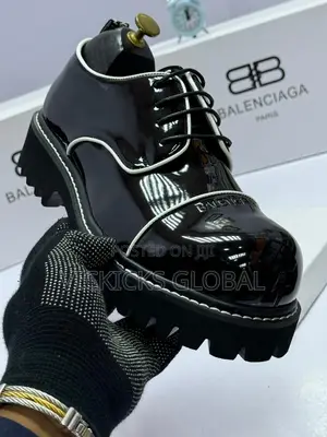 Balenciaga Glossy Leather Signature Shoe