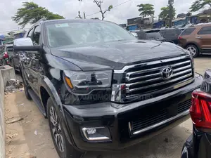 Toyota Sequoia Platinum 4dr SUV 4WD (5.7L 8cyl 6A) 2015 Black
