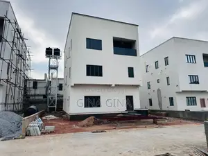 5bdrm Townhouse/Terrace in Main Mabushi for sale