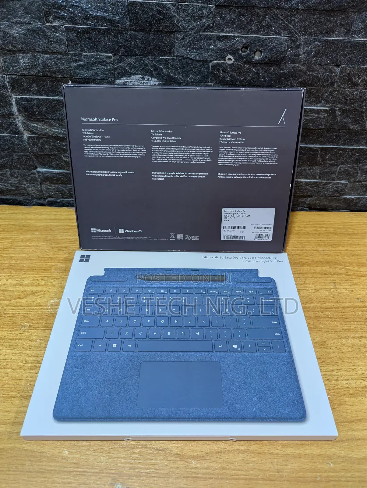 New Microsoft Surface Pro 11th Edition, a Copilot+ PC 16GB SSD 1T