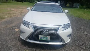 Lexus ES 350 FWD 2016 White
