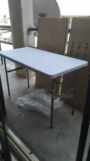 Foldable Leg Plastic Table (4ft)