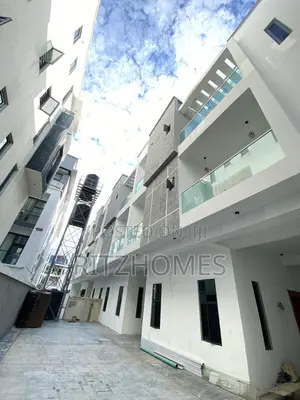 5bdrm Duplex in Ologolo for sale