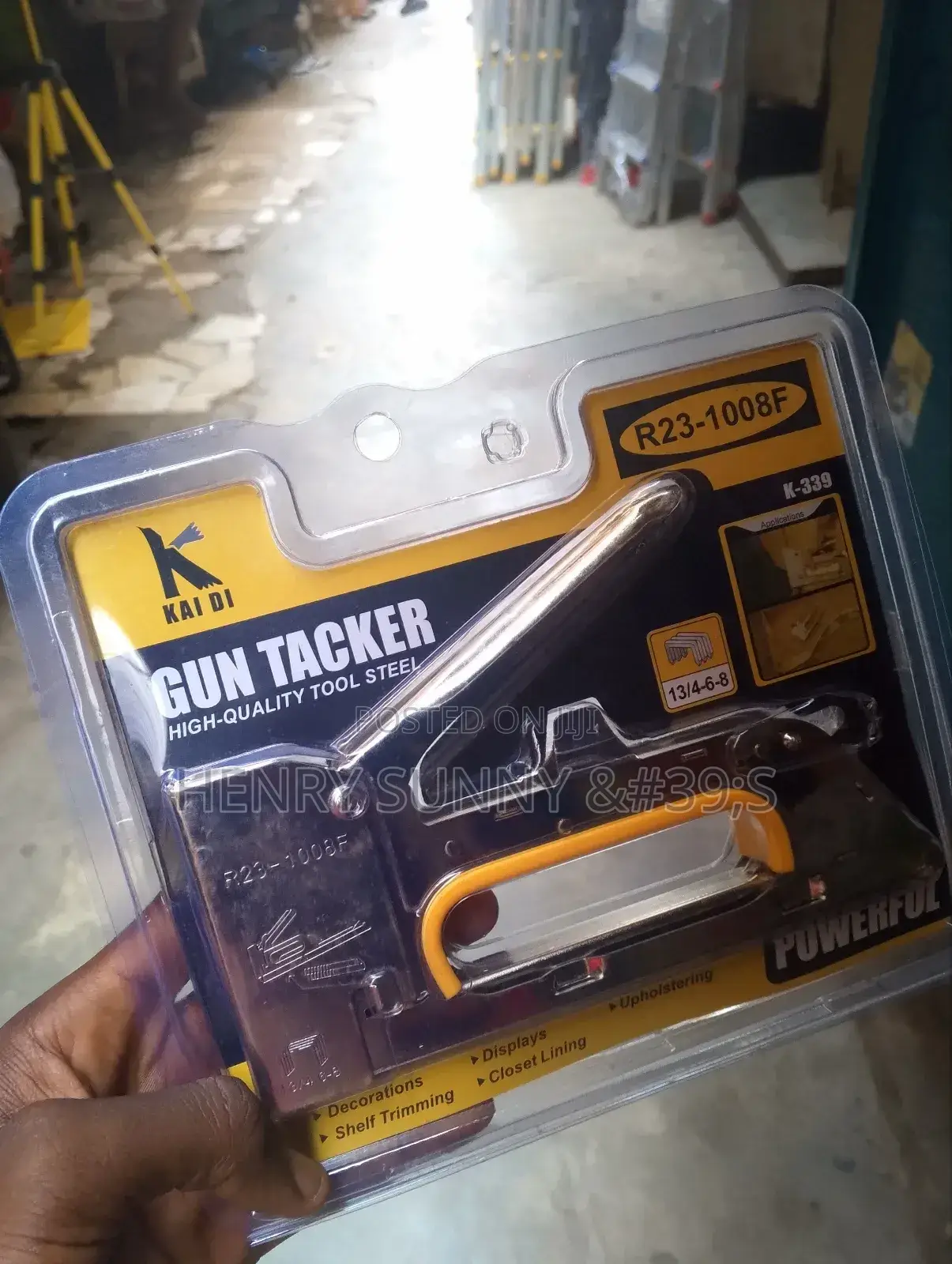 Gun Tacker Machine