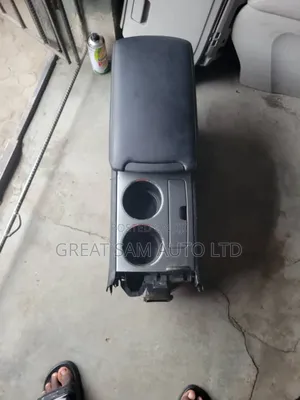 Toyota Venza 2013 Model Center Armrest Complete