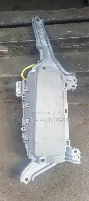 Toyota Sienna, Driver Knee Airbag, 2012-2014