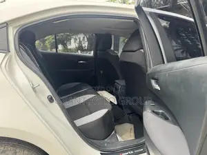 Toyota Corolla SE 2022 White