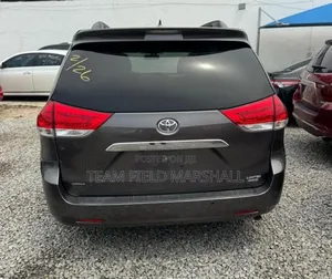 Toyota Sienna Limited AWD 7-Passenger 2013 Gray