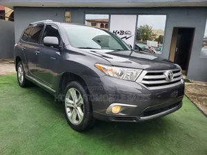 Toyota Highlander 3.5L 4WD 2013 Gray
