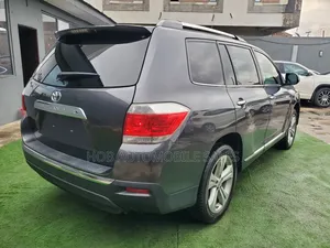 Toyota Highlander 3.5L 4WD 2013 Gray