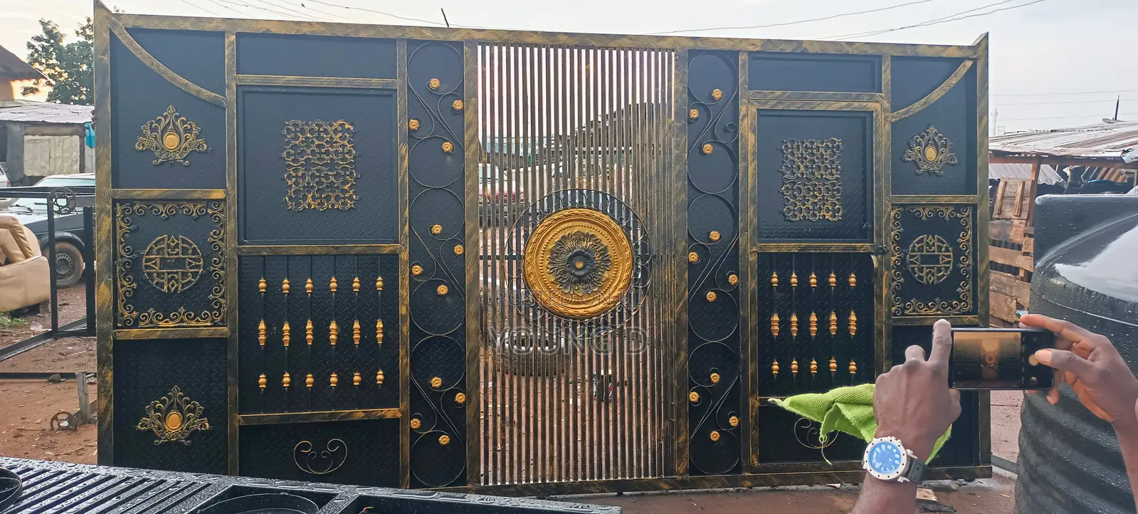 Metal Gate