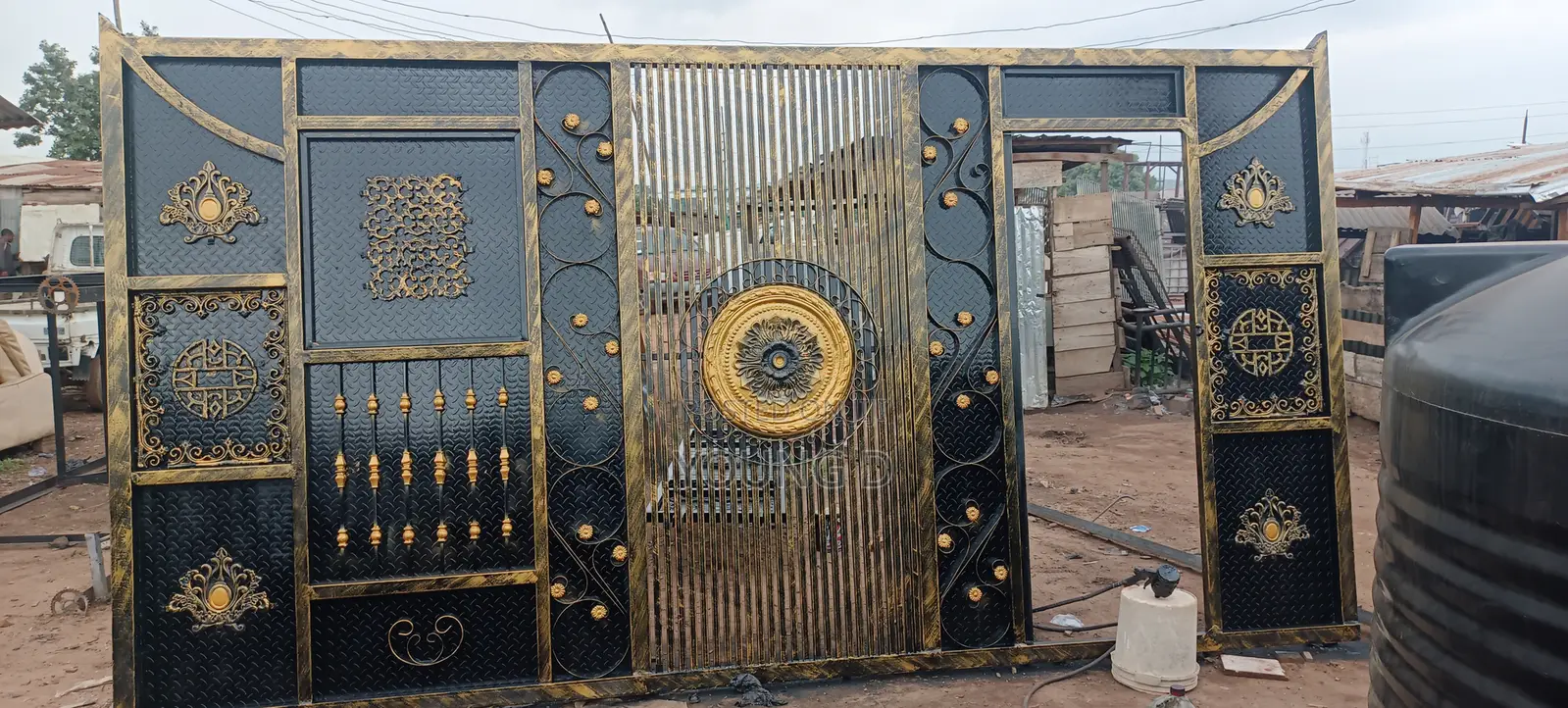 Metal Gate