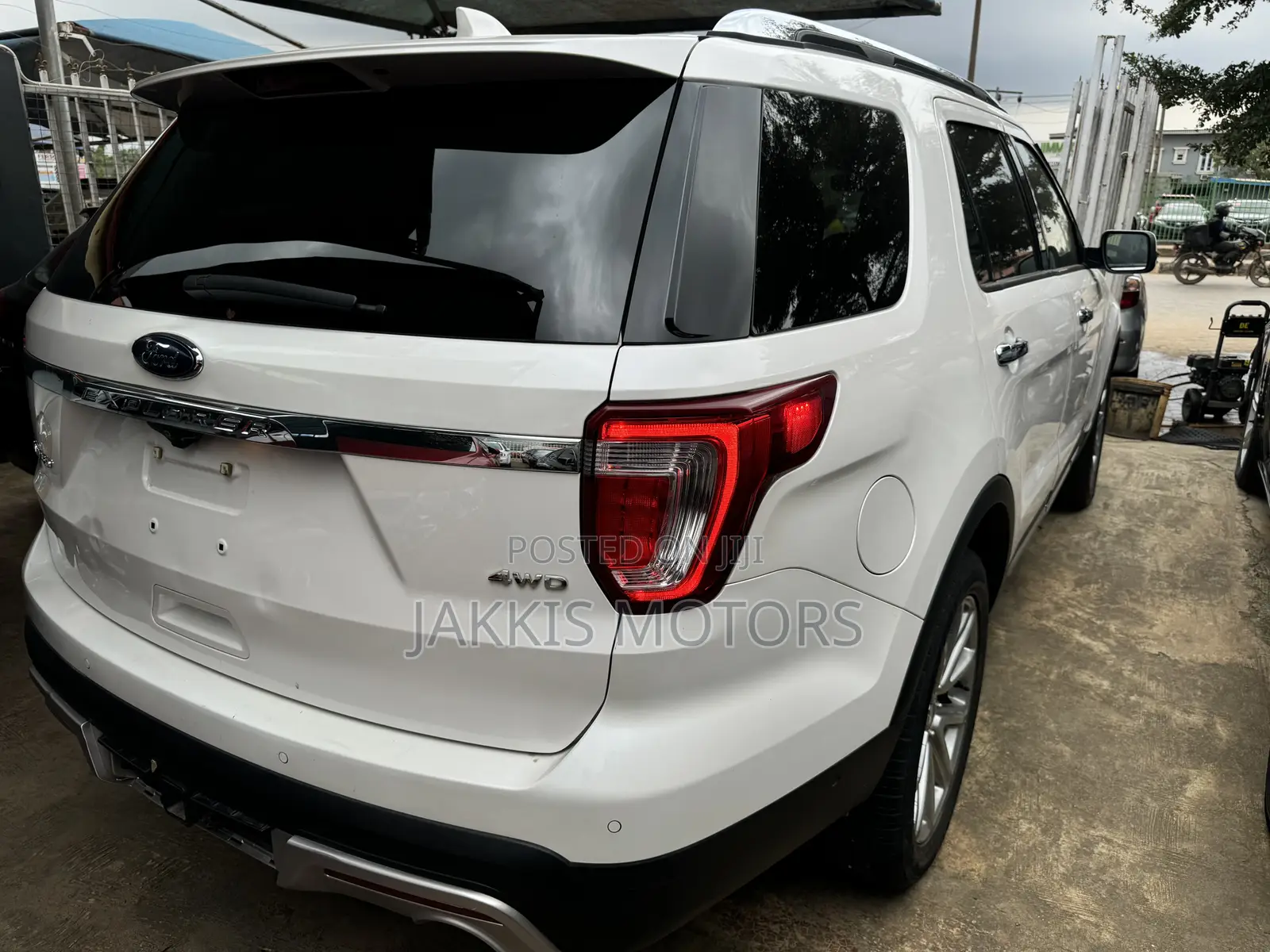 Ford Explorer 2016 White