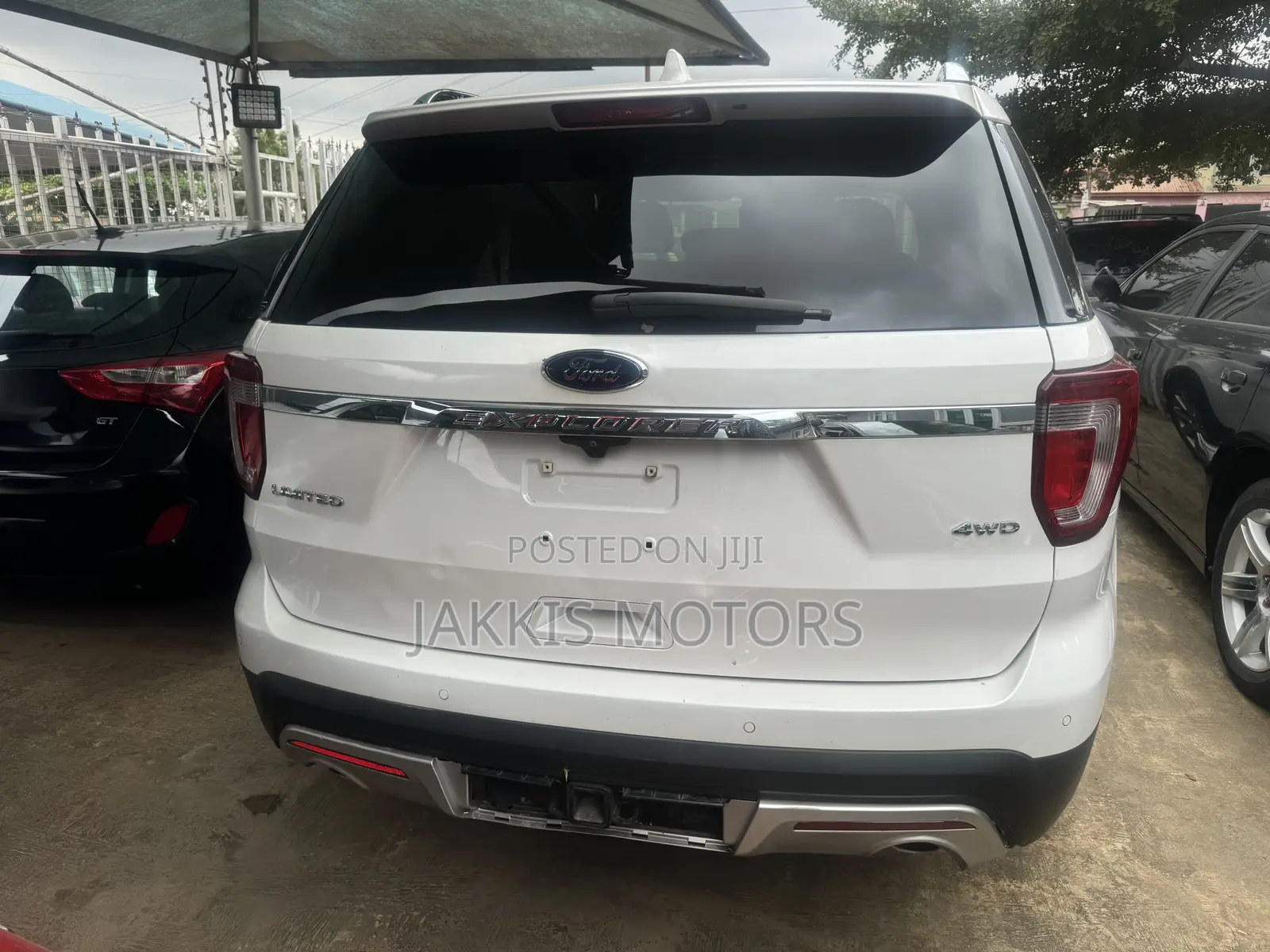 Ford Explorer 2016 White