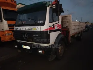 Mercedes 9tons Self-Loader Truck