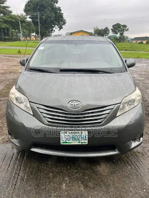 Toyota Sienna 2012 Green