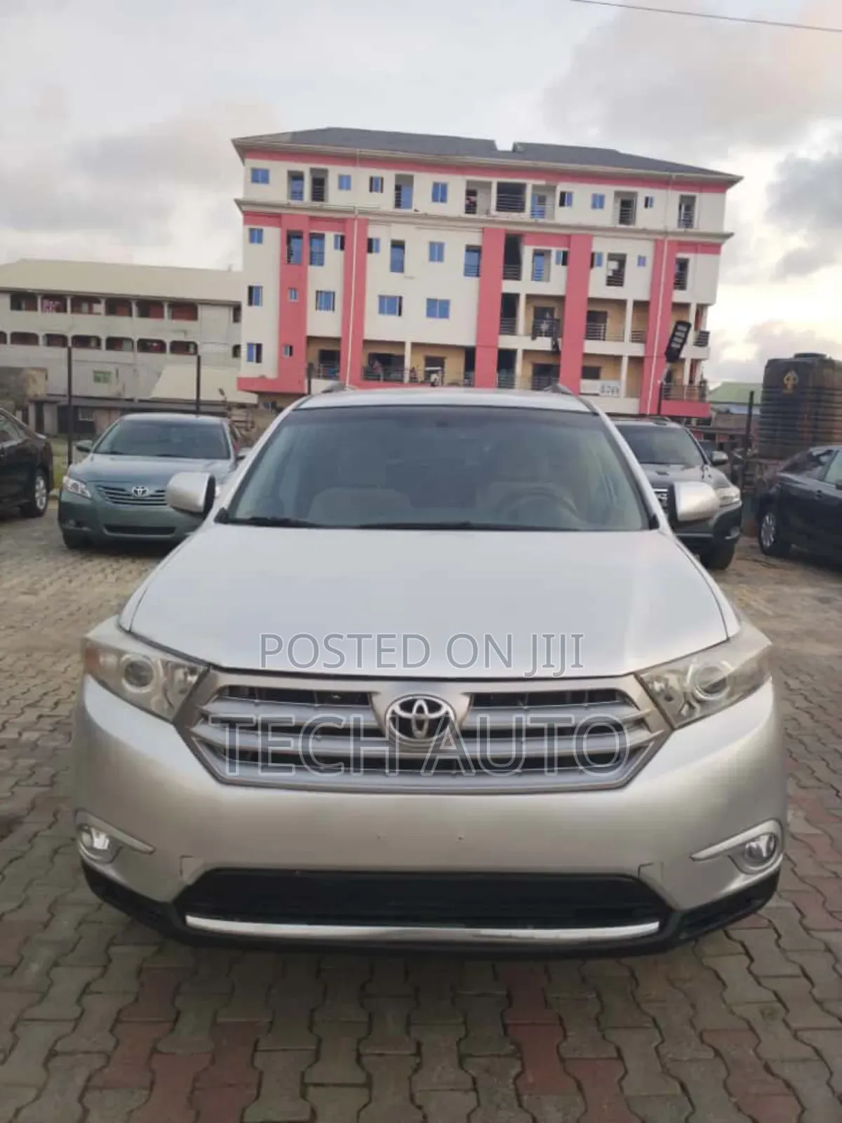Toyota Highlander SE 2011 Silver