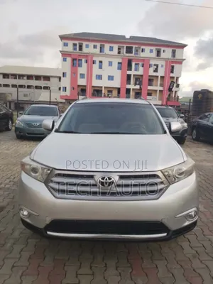 Toyota Highlander SE 2011 Silver