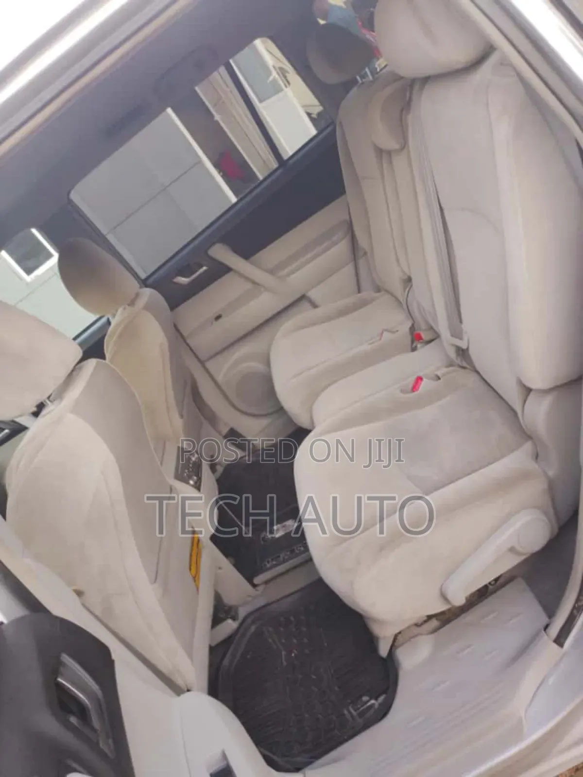 Toyota Highlander SE 2011 Silver
