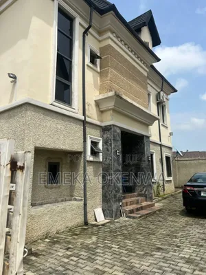 5bdrm Duplex in Gwarinpa for sale