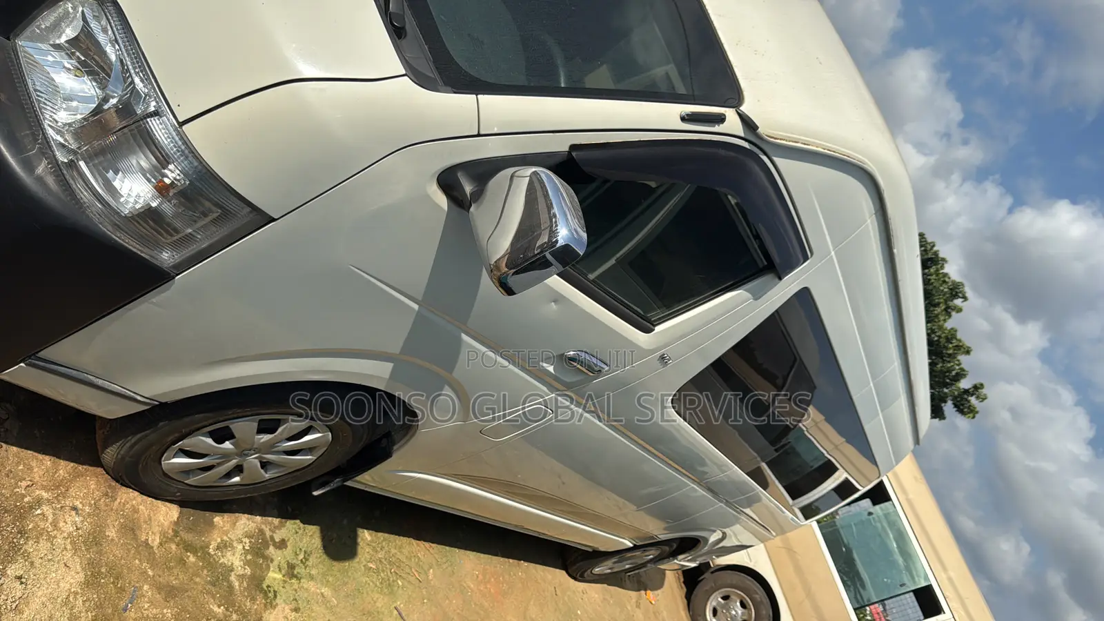 Toyota HiAce 2017 White