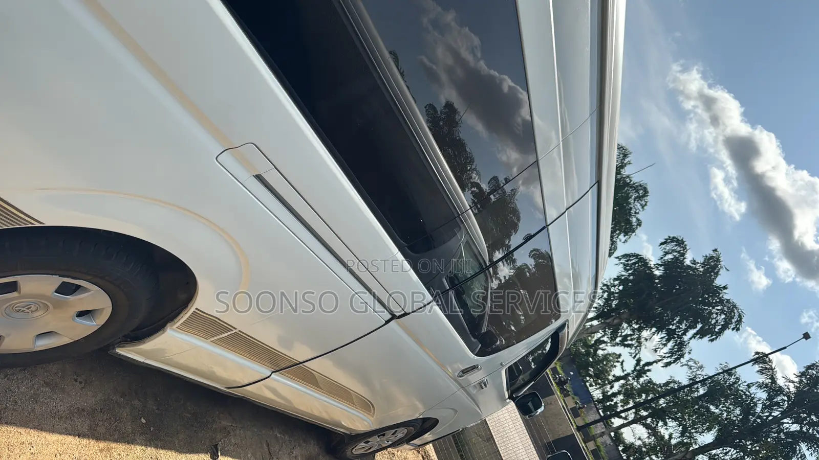 Toyota HiAce 2017 White