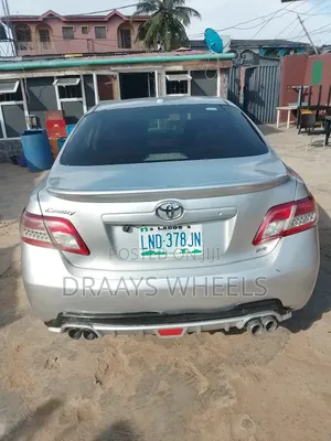 Toyota Camry SE 4dr Sedan (2.5L 4cyl 6A) 2011 Silver