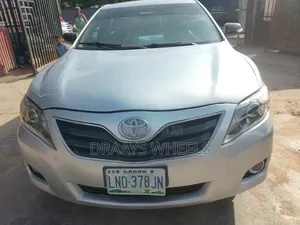 Toyota Camry SE 4dr Sedan (2.5L 4cyl 6A) 2011 Silver