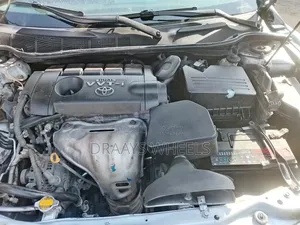Toyota Camry SE 4dr Sedan (2.5L 4cyl 6A) 2011 Silver