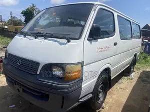 Toyota HiAce 2000 White