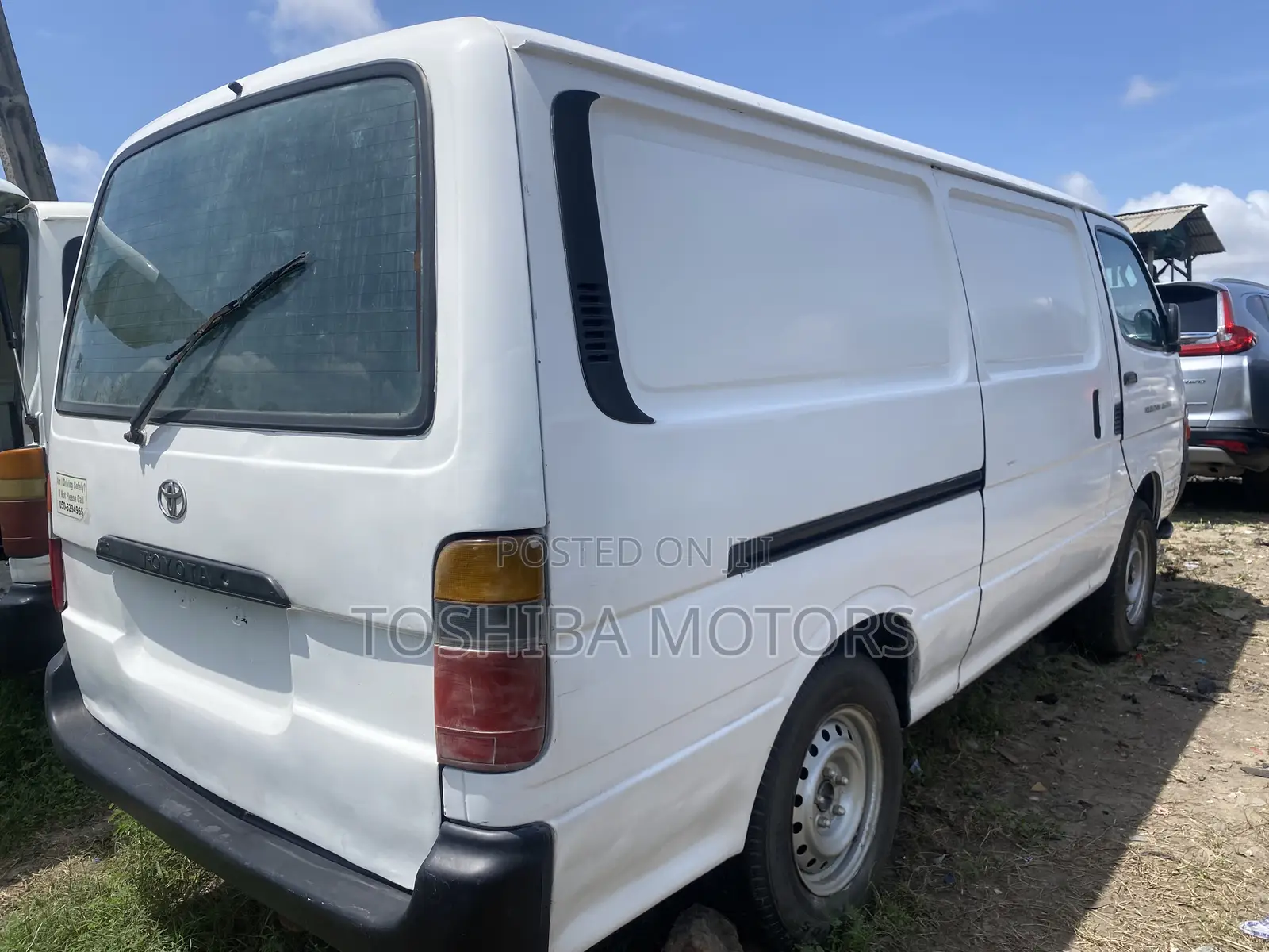 Toyota HiAce 2001 White