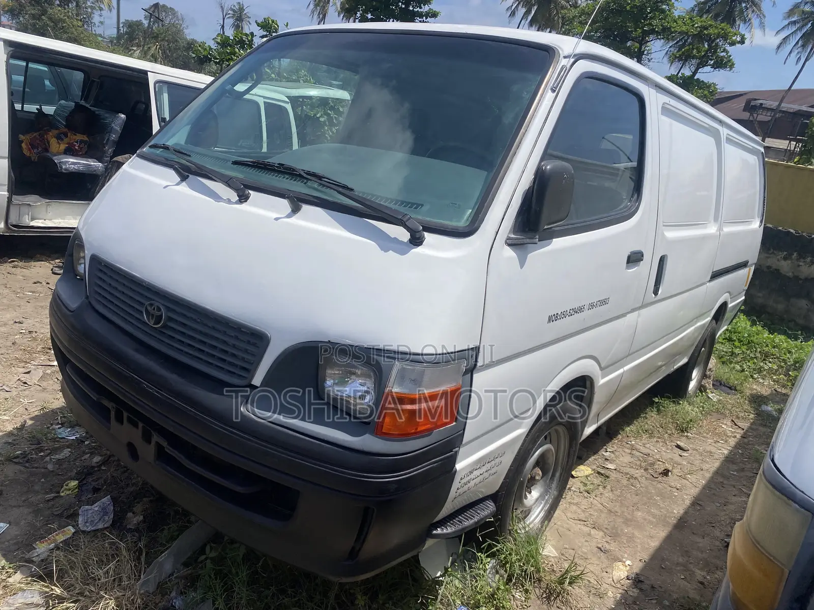 Toyota HiAce 2001 White