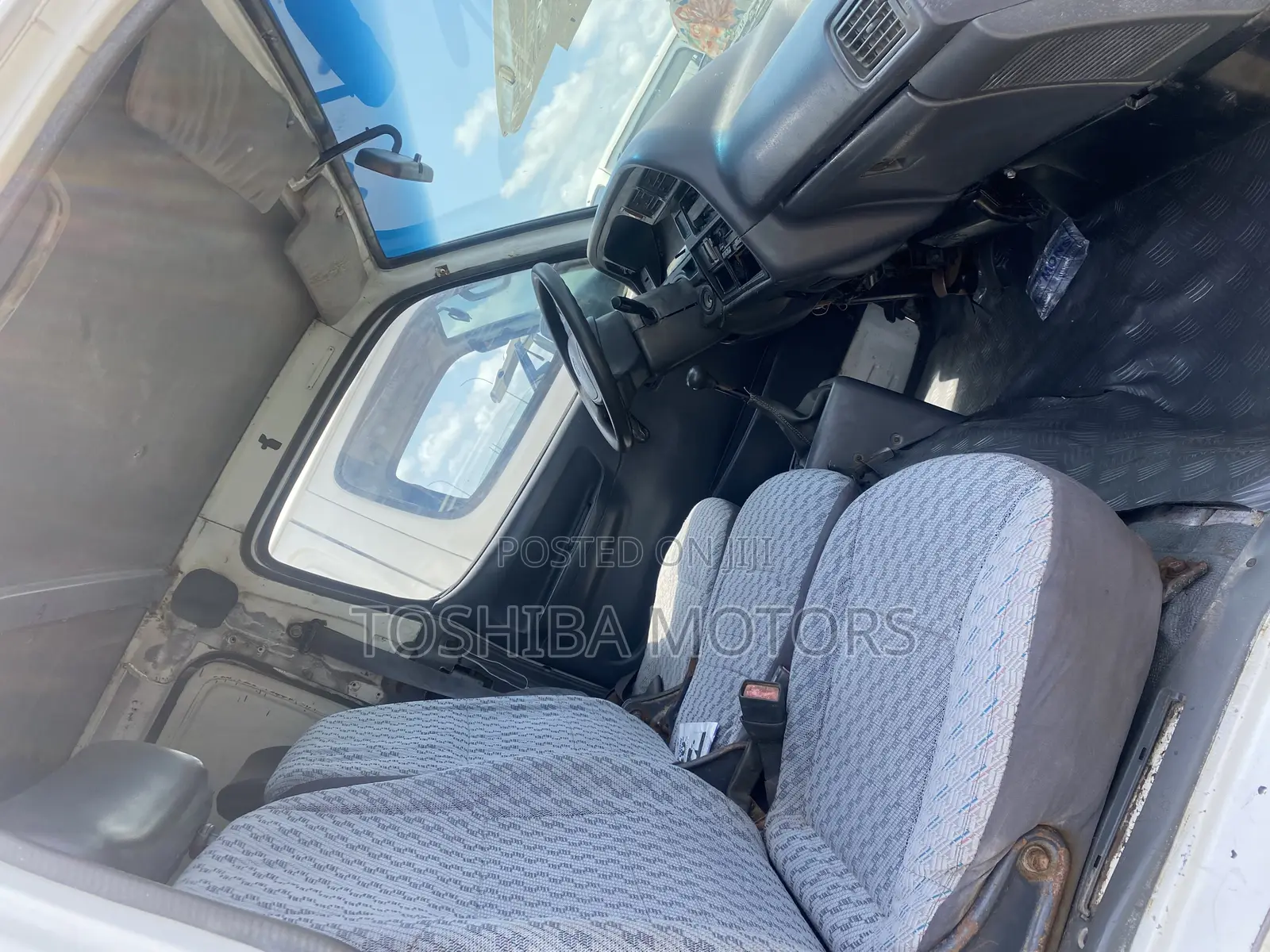 Toyota HiAce 2001 White