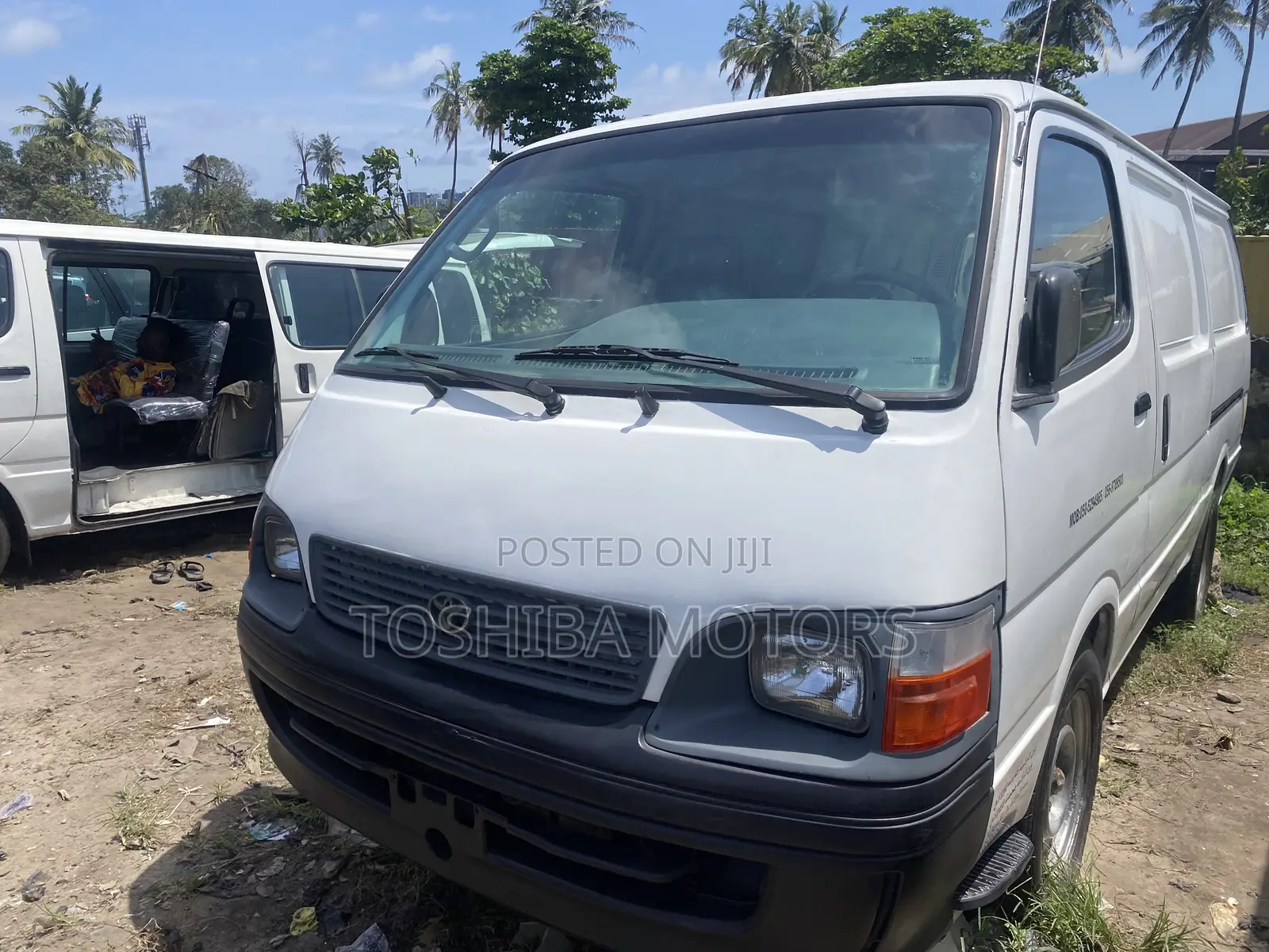 Toyota HiAce 2001 White