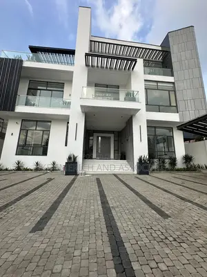 8bdrm Mansion in Asokoro for sale