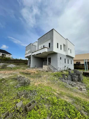 3bdrm Duplex in FHA for sale