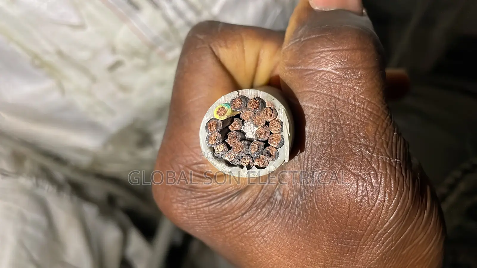All Size of Multiple Screen Wire Available