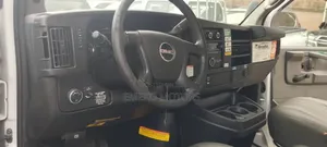GMC Savana 2016 White