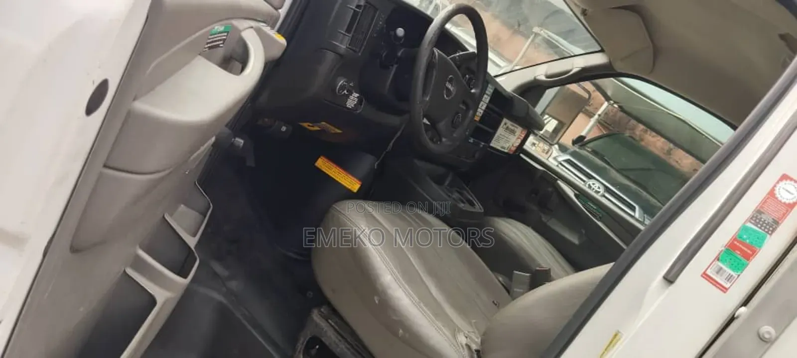 GMC Savana 2016 White