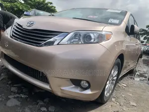 Toyota Sienna XLE 7 Passenger 2012 Gold