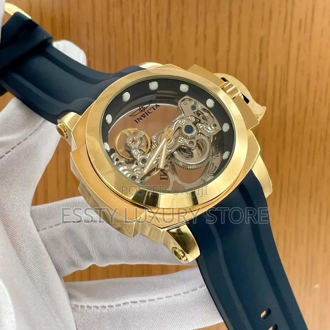 Automatic Engine Invicta Rubber Wristwatch